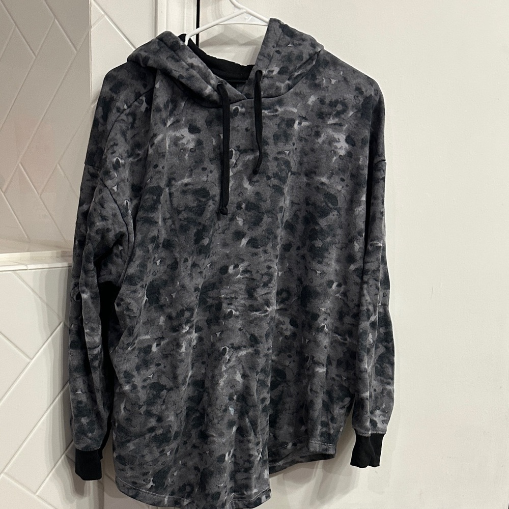 Torrid Black and Gray Tie-Dye Hoodie